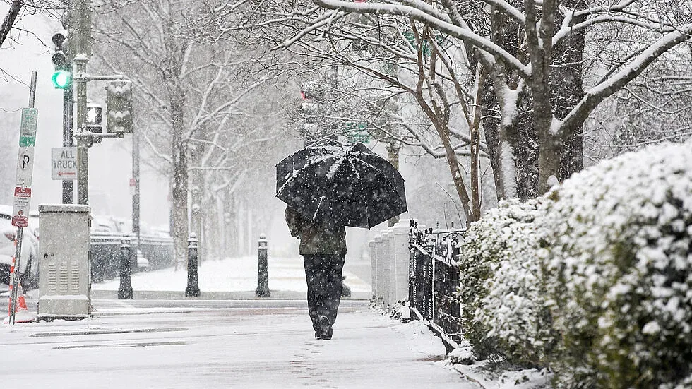 Снежна буря връхлетя САЩ