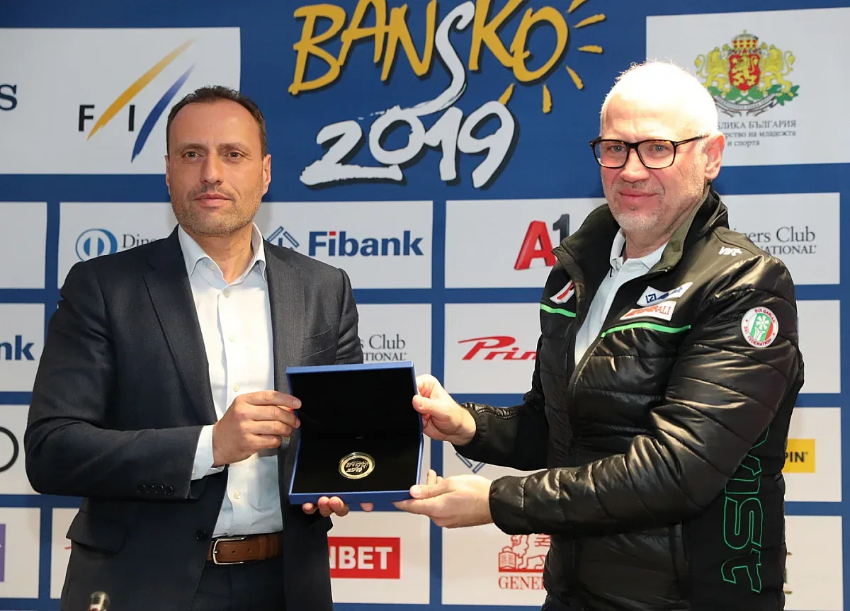 Fibank с уникални медали за 10 години Световна купа в Банско