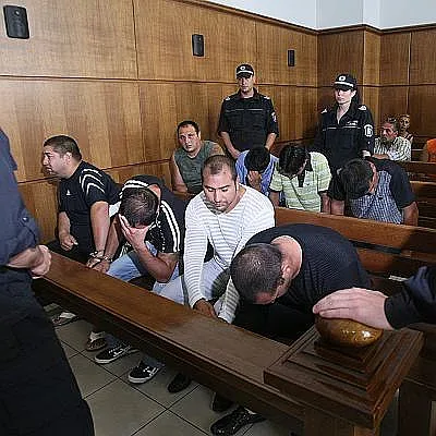 ВЪВ В. СТАНДАРТ: Диктатурата на Гольовците