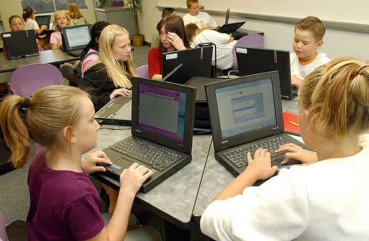 Wi-Fi във всички училища до края на 2019 г.