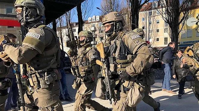 Двама убити при стрелба в центъра на Мюнхен