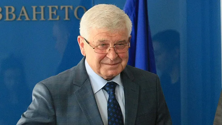 Кабинетът даде 30 млн. лева повече за общински и областни болници