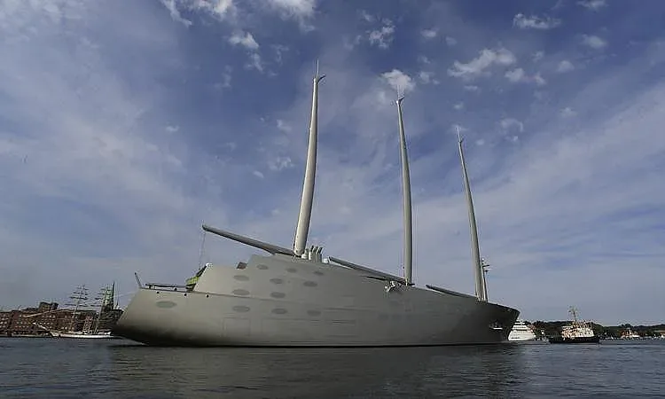 Арестувана е най-голямата яхта в света