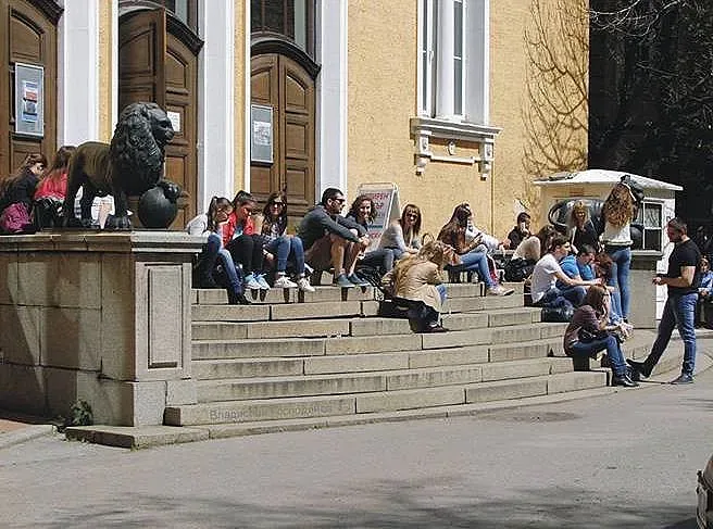 Приемат заявления за кандидатстване в СУ