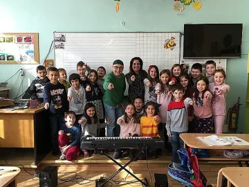 Митко Щерев с лекция пред второкласници