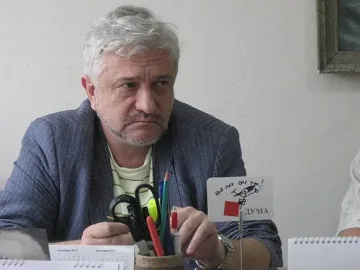 Ивелин Николов оглави "Дума" с таен вот