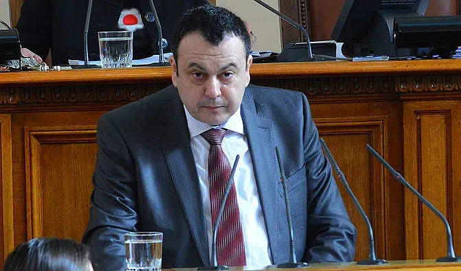 Хамид: Няма "извиване на ръце" за Изборния кодекс