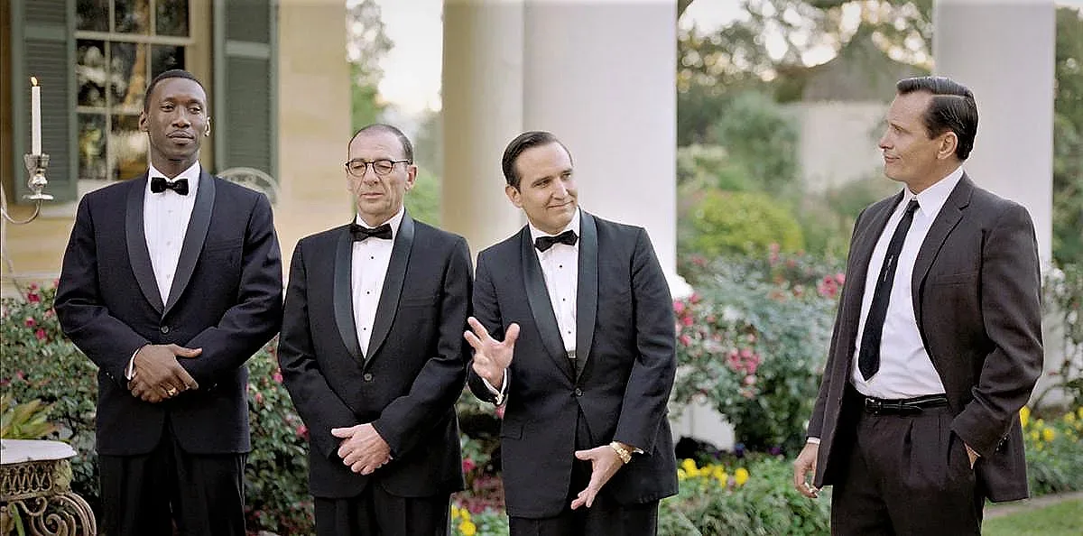 ВЪВ В. СТАНДАРТ: Страх и  шок превзеха Холивуд