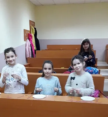 Мартеници за побратимите от горнооряховските деца