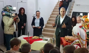 Цветанов откри обновена спортна зала в Търговище