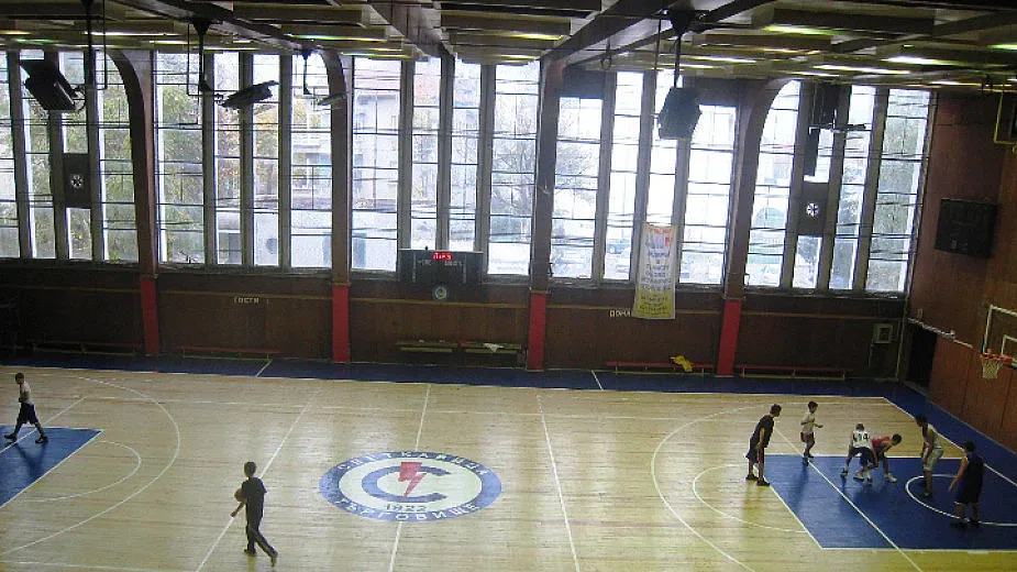 Обновиха спортна зала в Търговище  с 850 хил. лв
