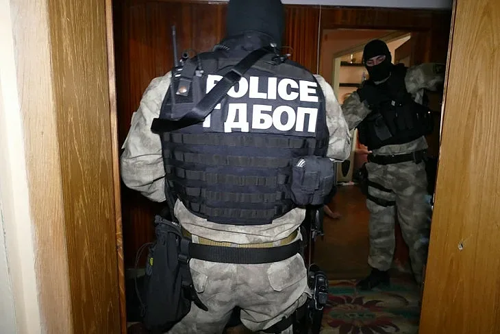 ГДБОП с акция в офиси на кабелни оператори