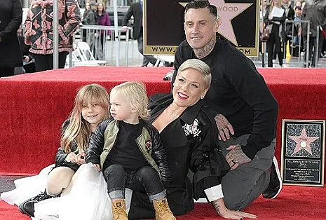 Пинк със звезда на Алеята на славата