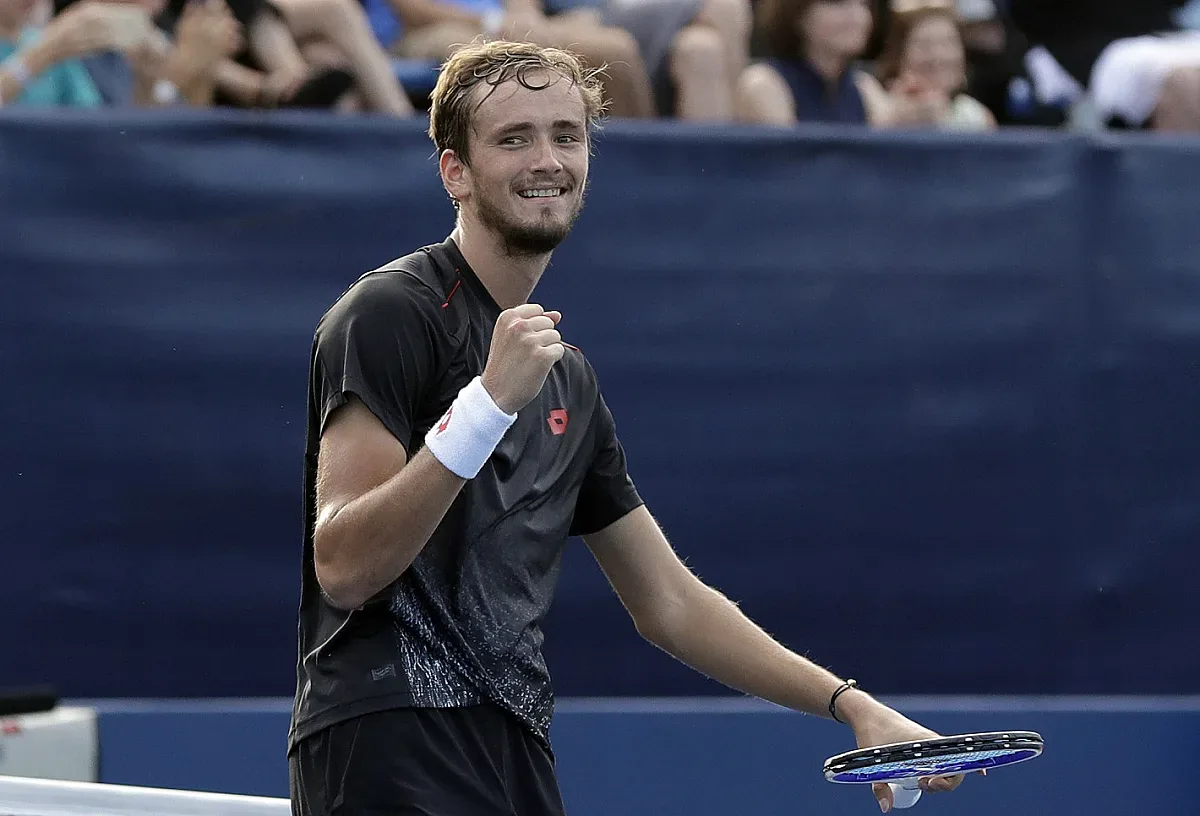 Медведев би Монфис и посяга към титлата в София