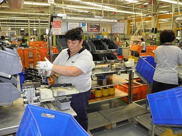 Гигантът "Теклас" стъпва и във Враца