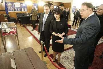 Депутати гледаха Търновската конституция