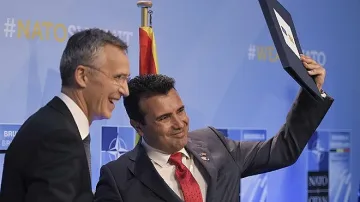 НАТО проговаря и на македонски