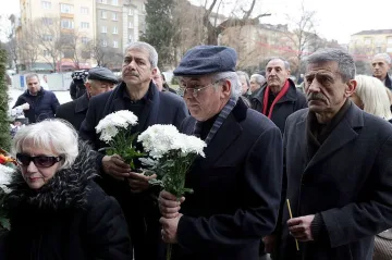 Политици се поклониха пред тялото на Т. Кавалджиев