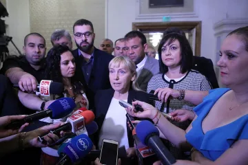 Йончева натиска Борисов да уволни Банов