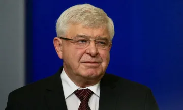 Увеличават заплатите в общинските болници