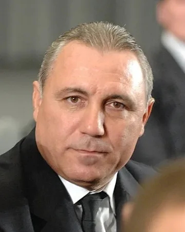 Камата пусна вино на името на внучката