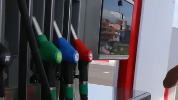 Представят новата система за следене пътя на горивата