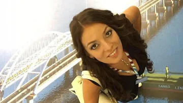 Руска красавица поема туризма