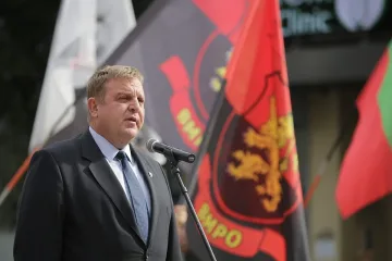 Каракачанов: Гетата са развъдник на неграмотност и престъпност