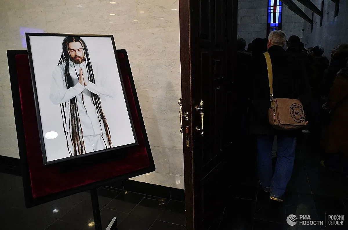 Бащата на Децл поиска прошка от мъртвия си син