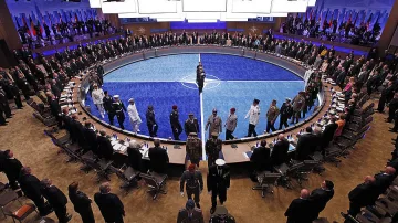 НАТО подписа за членството на Македония