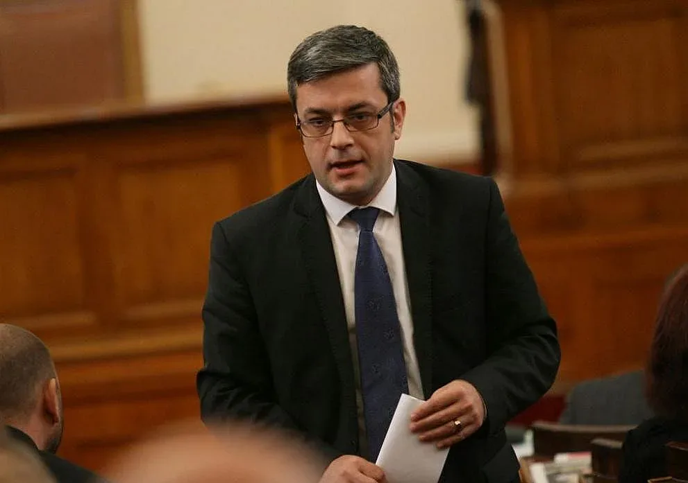 ГЕРБ: Радев да стане президент на Венецуела