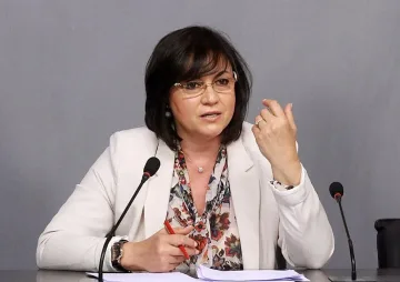 Нинова взе на мушка ЦИК