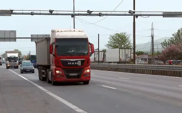 Бесни превозвачи излизат на протест: Толсистемата не работи!