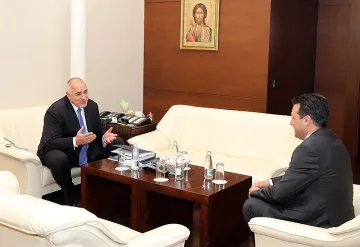 Падат митата с Македония