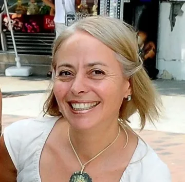 Отиде си една от най-умните българки, дала живота си за книгите