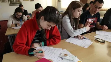 Все повече младежи у нас искат да работят, докато учат