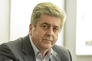 Първанов: Мораториум върху сделката за нови изтребители