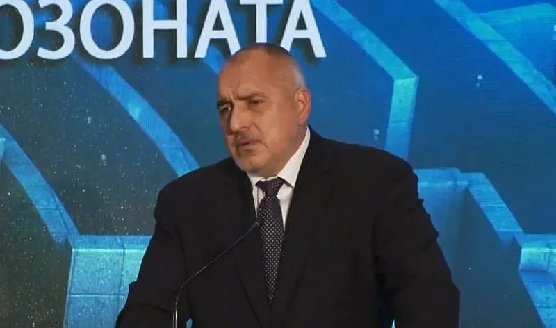 Борисов захапа президента: Инвестициите се вдигат, г-н Радев