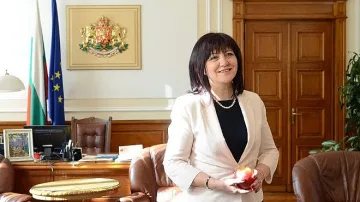 Караянчева: Речта на Радев бе като от президент на вражеска държава