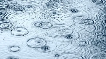 Нови валежи и опасност от наводнения в Южна България