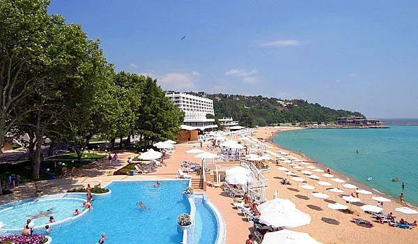 Шеф в "Ботев" купи "Слънчев ден" от Гергов