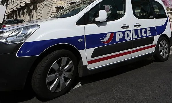 Въоръжени освободиха затворник и избягаха пеша