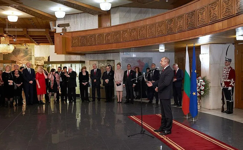 Радев пред дипломати: Водим политика на стабилност