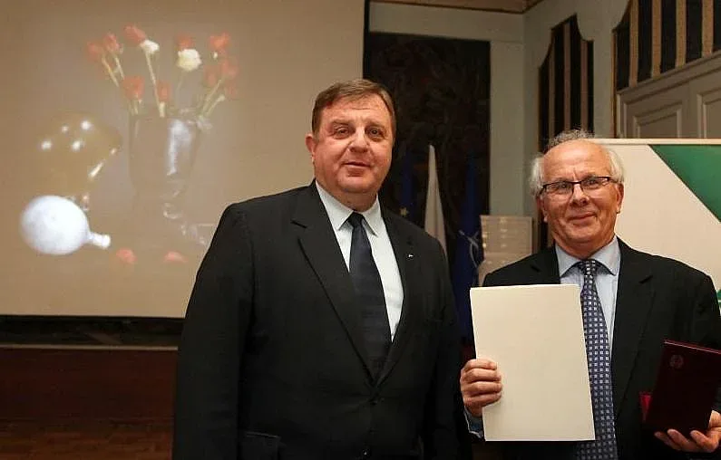 Каракачанов: Авиацията ще лети на най-добрия боен самолет