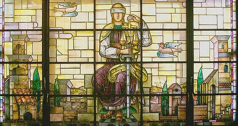 Съдилищата с говорители-магистрати