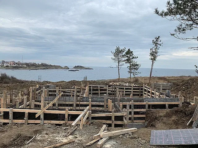 Подгониха и кметове за бетона по морето