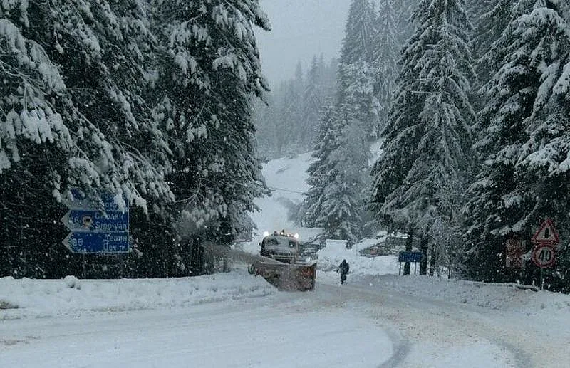 10 агрегата спасяват от студ и мрак Смолянско
