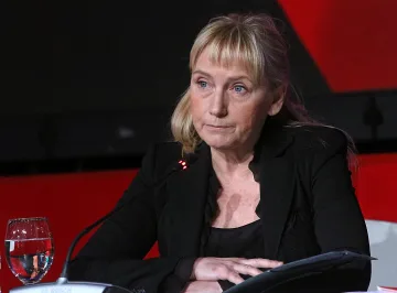 Йончева взриви червения конгрес с реч за лошия бос