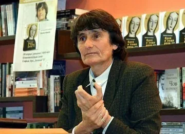 БГ писателка влезе  в американски учебник