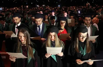 435 млади лекари получиха дипломи в София